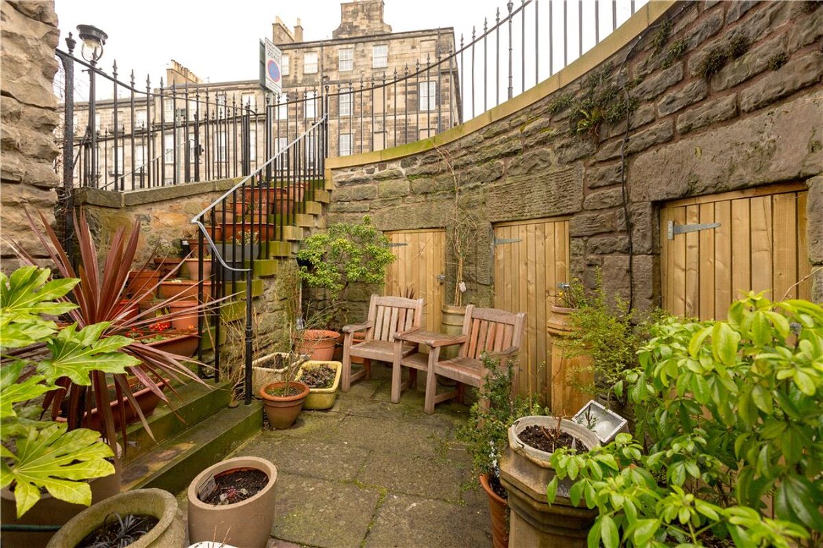 flat for sale in Abercromby Place, New Town, Edinburgh, EH3 EDC180081