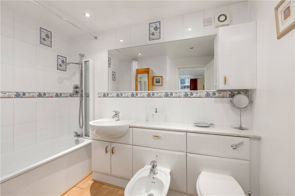 flat for sale in Abercromby Place, New Town, Edinburgh, EH3 EDC180081