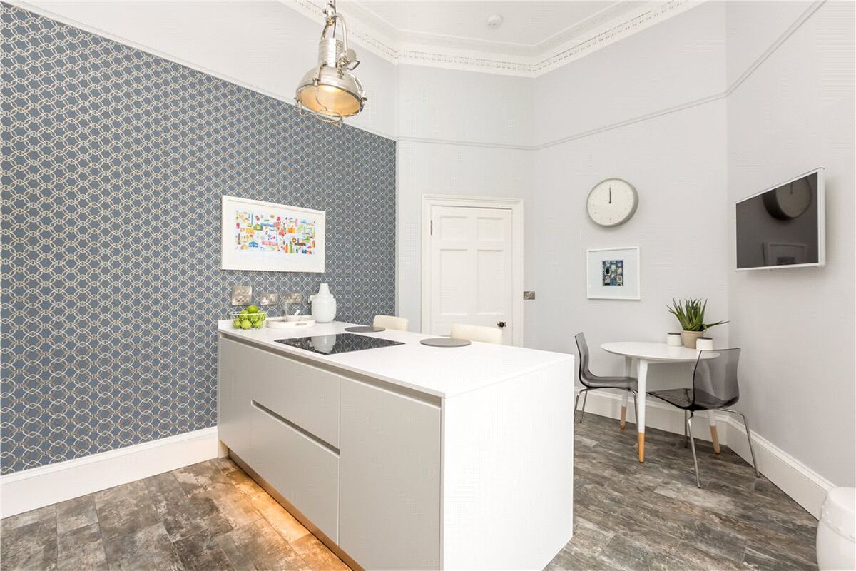 อสังหาริมทรัพย์สำหรับจำหน่าย Blenheim Place, Edinburgh, EH7 Knight