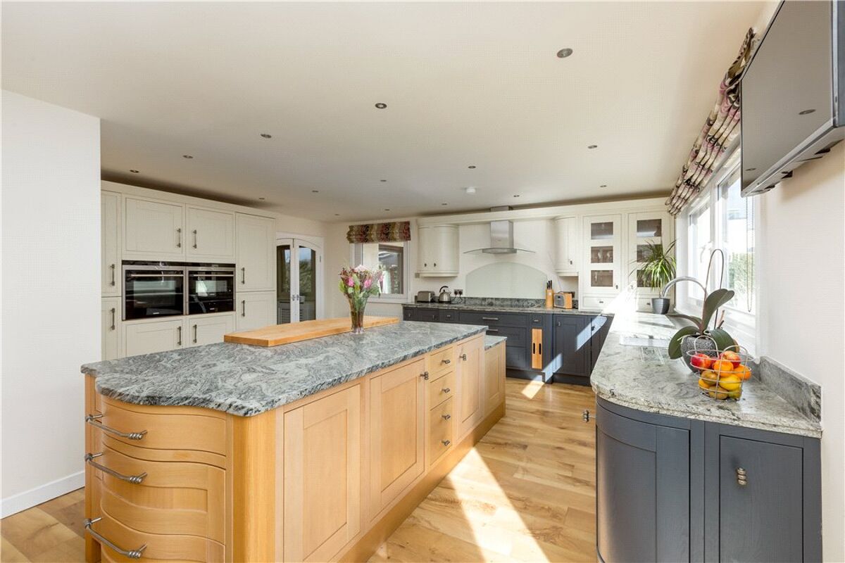 house for sale in Barnton Avenue West, Edinburgh, EH4 EDC190107