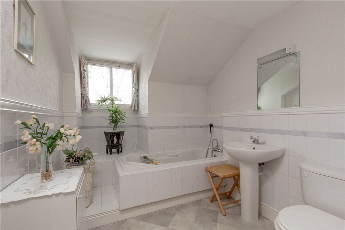 flat for sale in Cavalry Park Drive, Edinburgh, Midlothian, EH15