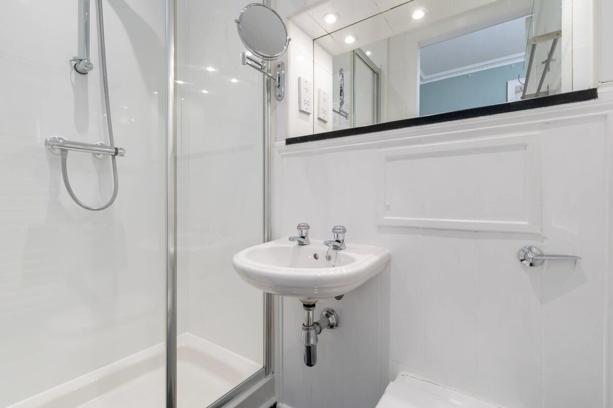 flat for sale in Union Street, Edinburgh, Midlothian, EH1 EDC190164