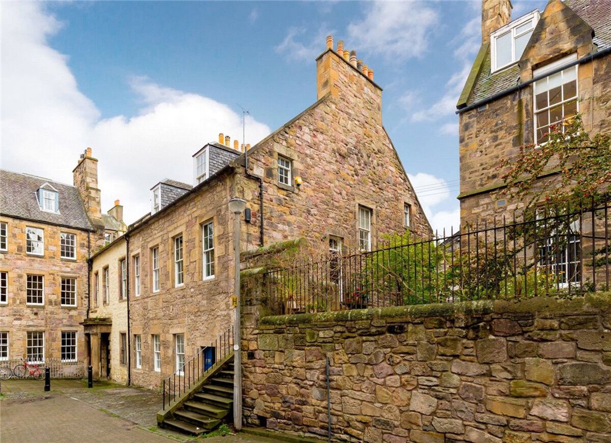 flat for sale in Fountain Close, 22 High Street, Edinburgh, EH1