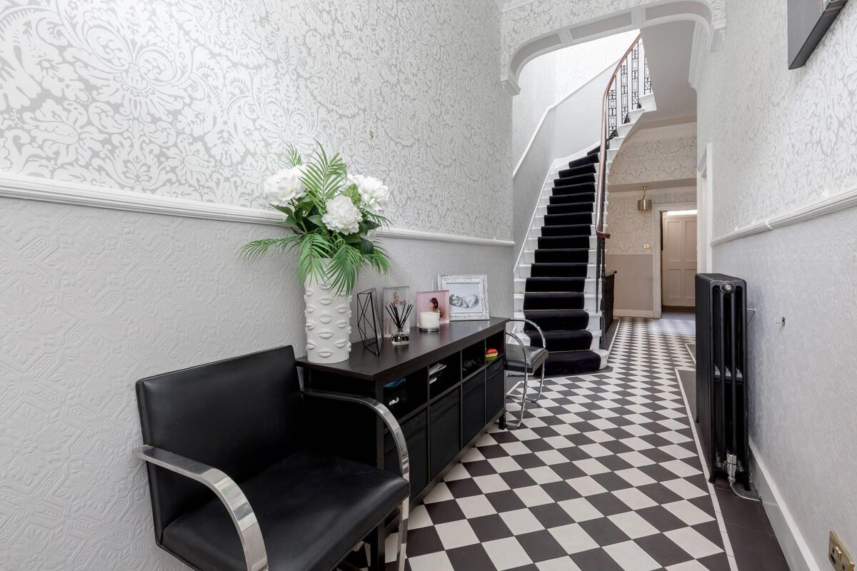 house for sale in Danube Street, Stockbridge, EH4 EDN012146244