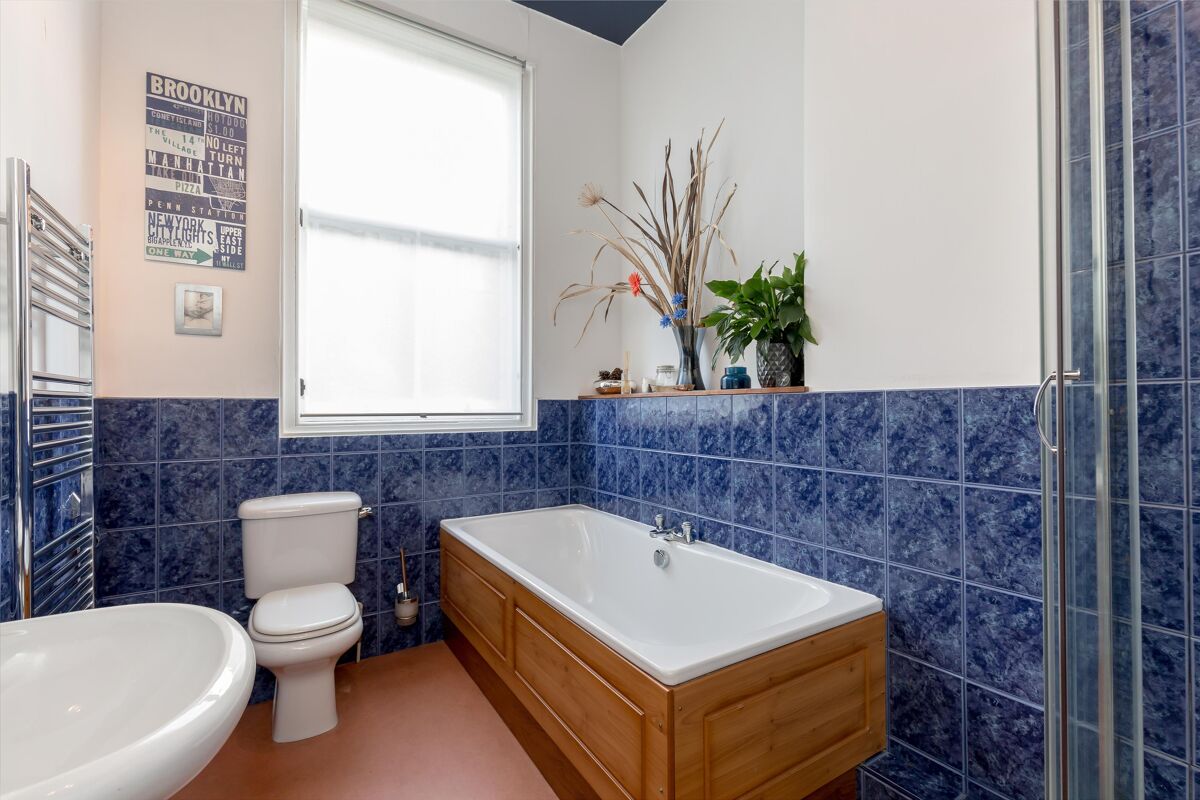 flat for sale in South Learmonth Gardens, Edinburgh, EH4 EDN012150544