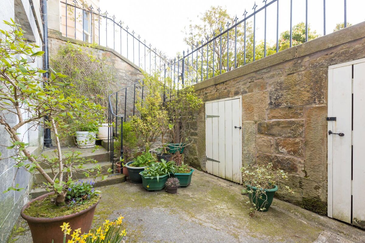flat for sale in Lynedoch Place, Edinburgh, EH3 EDN012162243 Knight
