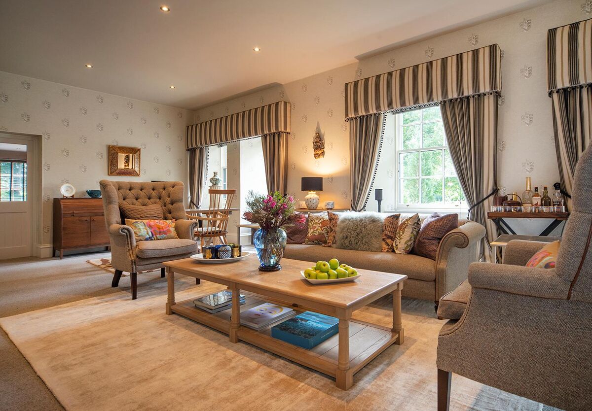 4 BEDROOM HOUSE FOR SALE THE STABLES, STENTON, DUNKELD, PH8 Knight Frank