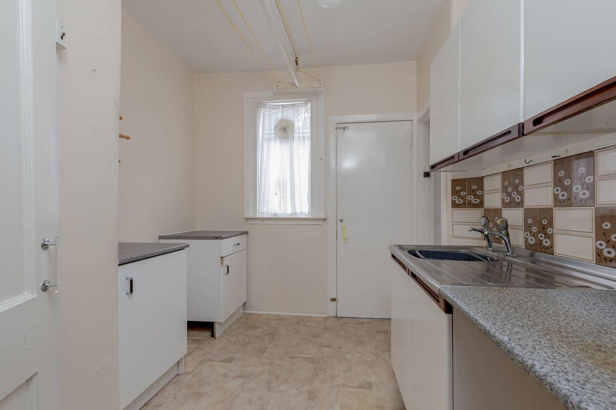 house for sale in Craigleith Hill Avenue, Edinburgh, EH4 EDN012189831