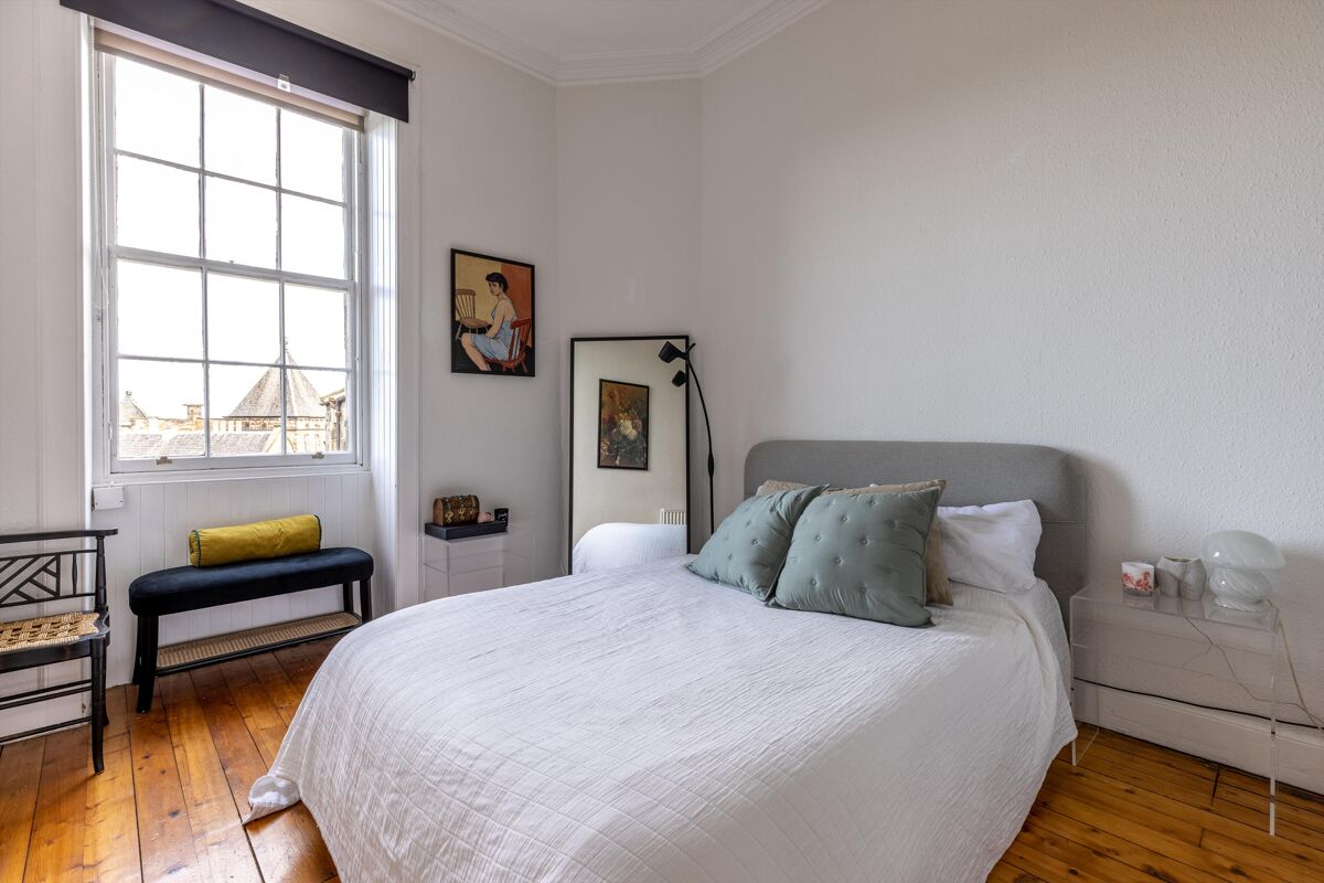 flat for sale in Montgomery Street, Edinburgh, EH7 EDN012194790