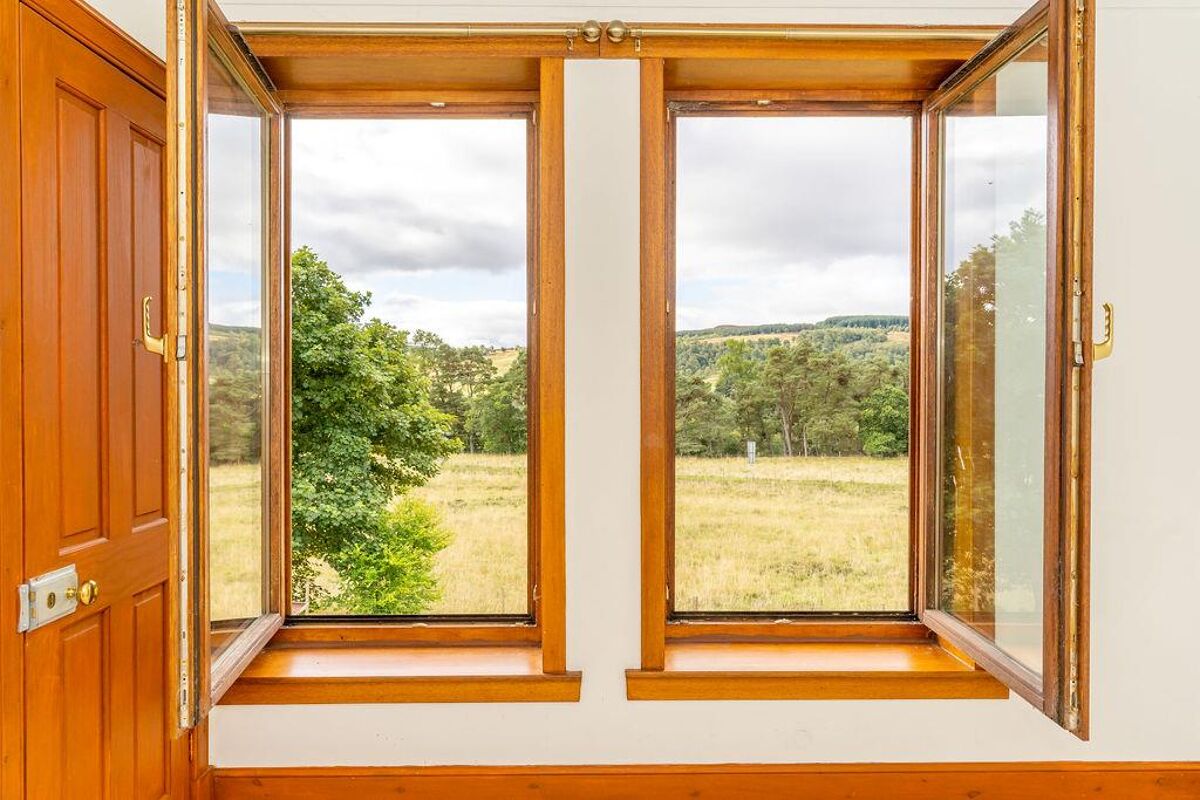 house for sale in Kirkmichael, Blairgowrie, PH10 EDN012213411