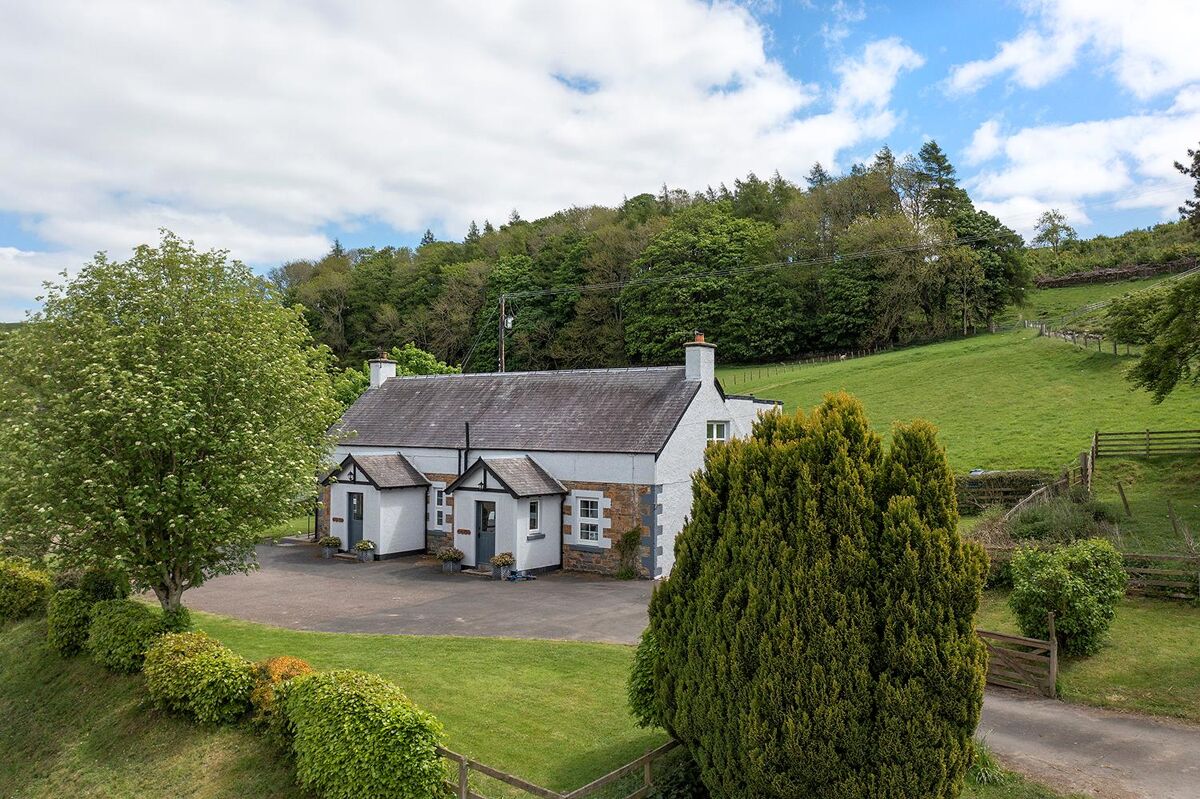 house for sale in Selkirk, Scottish Borders, TD7 EDN012215784 Knight Frank house for sale in Selkirk, Scottish Borders, TD7 EDN012215784 Knight Frank