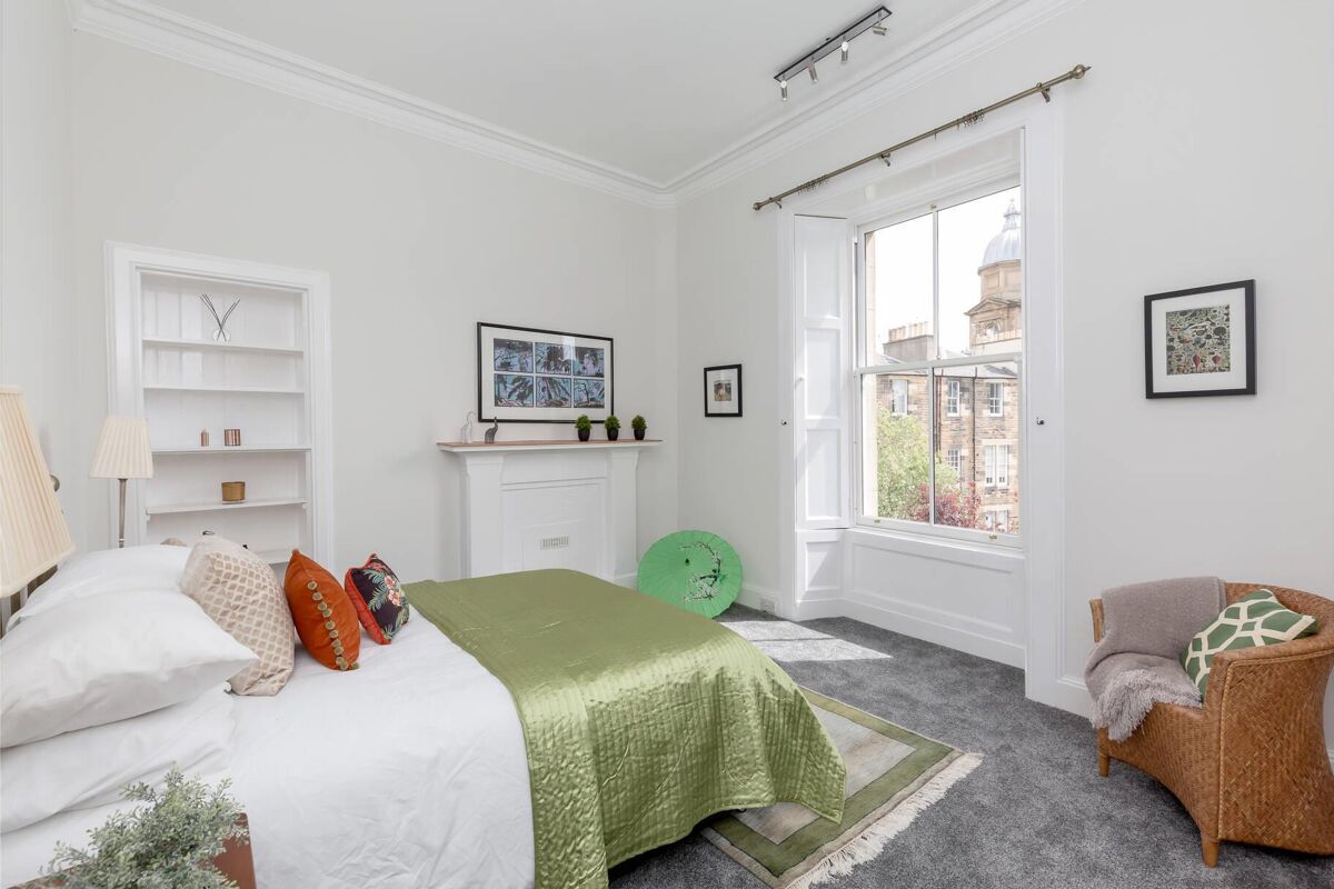 flat for sale in Lansdowne Crescent, Edinburgh, EH12 EDN012216466