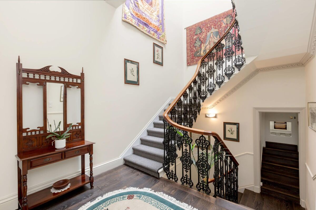 flat for sale in Lansdowne Crescent, Edinburgh, EH12 EDN012216466