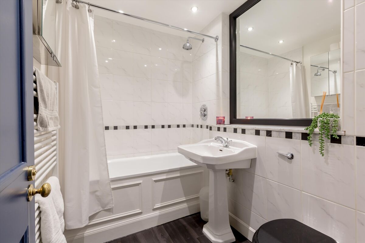 flat for sale in Heriot Row, Edinburgh, EH3 EDN012222103 Knight Frank