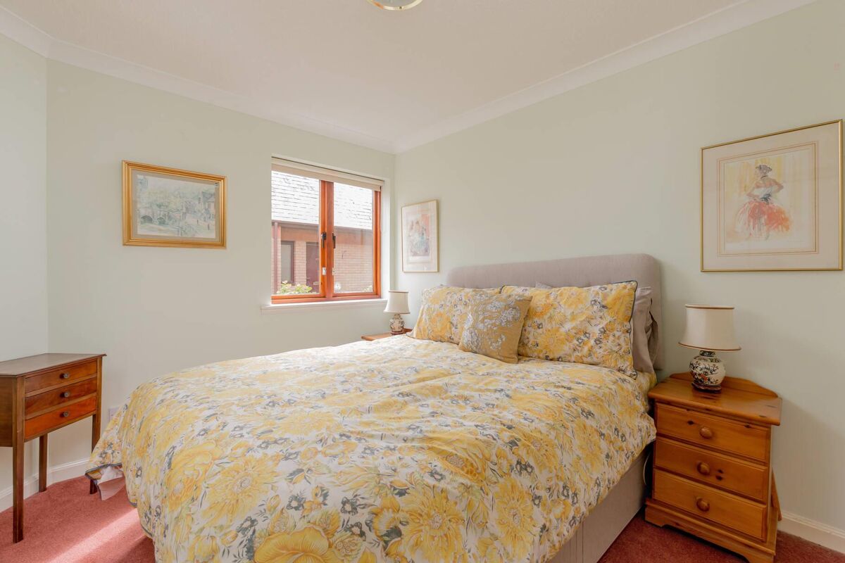 flat for sale in Wester Coates Gardens, Edinburgh, EH12 EDN012227967