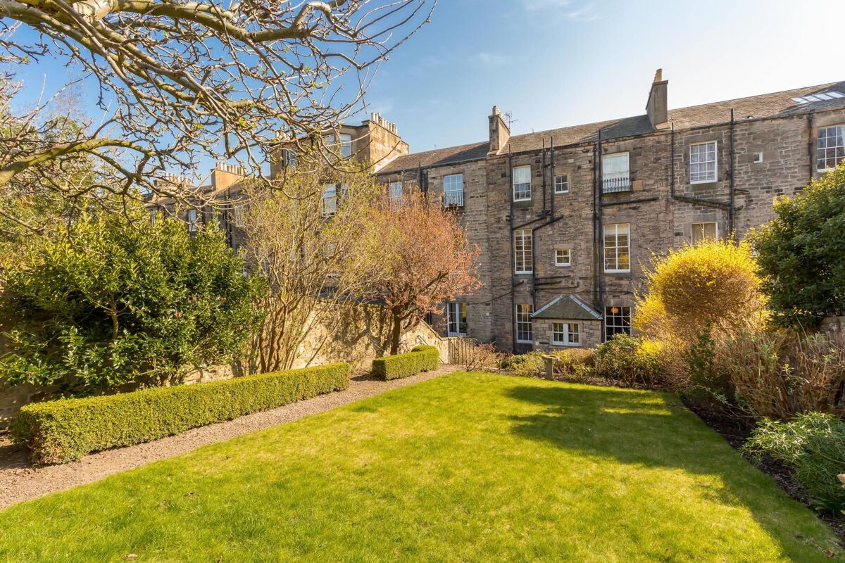 flat for sale in Regent Terrace, Edinburgh, EH7 - EDN012252405 | Knight ...