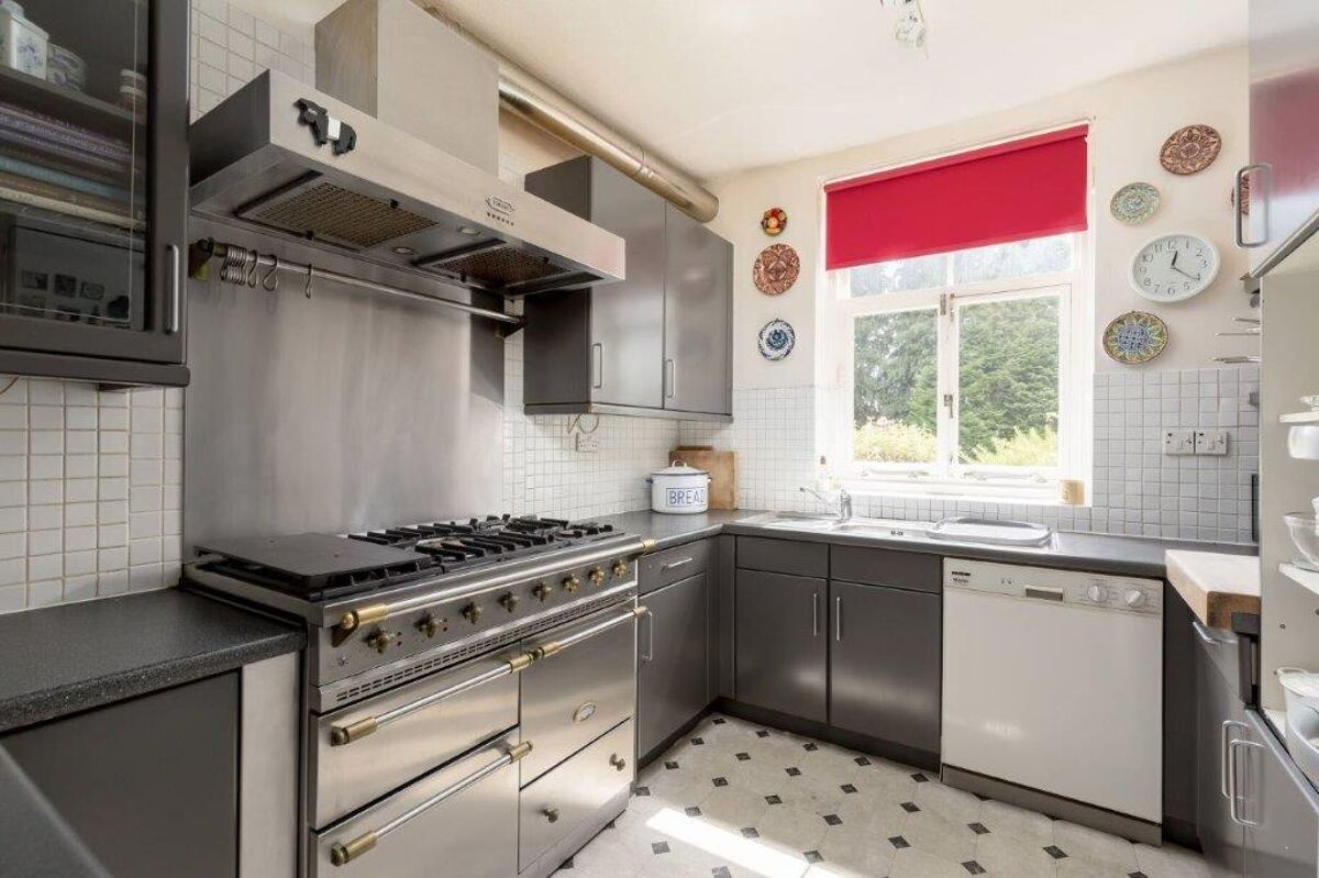 house for sale in Fountainhall Road, Edinburgh, EH9 EDN012252621