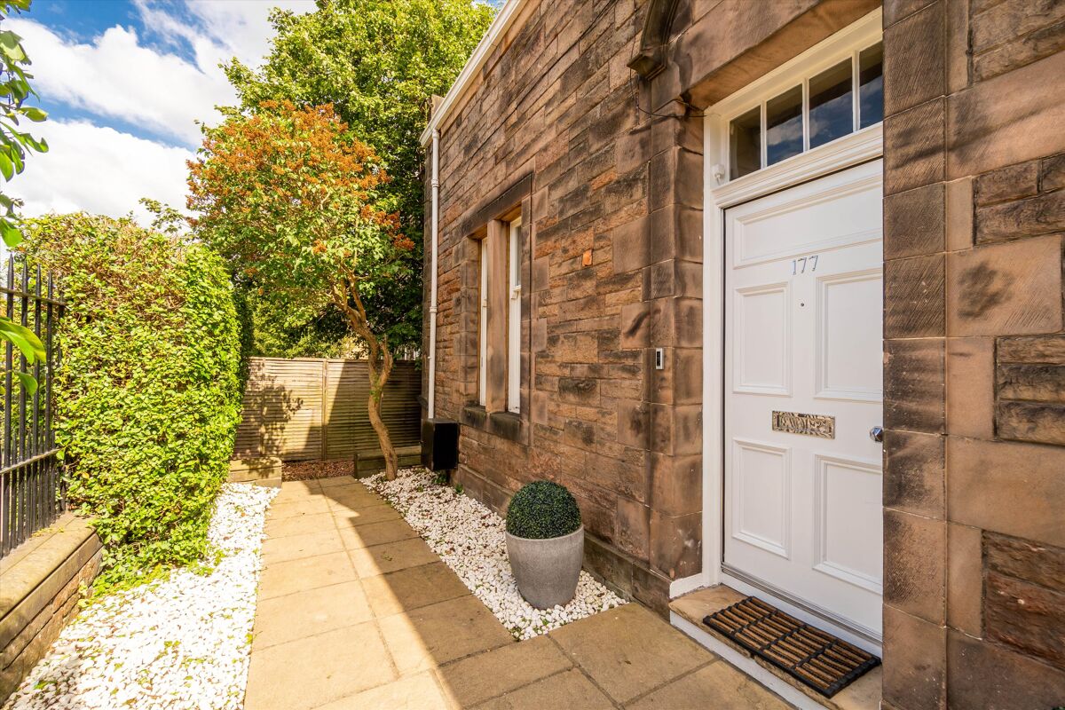 house for sale in Flora Cottage, 177 Comely Bank Road, Edinburgh, EH4