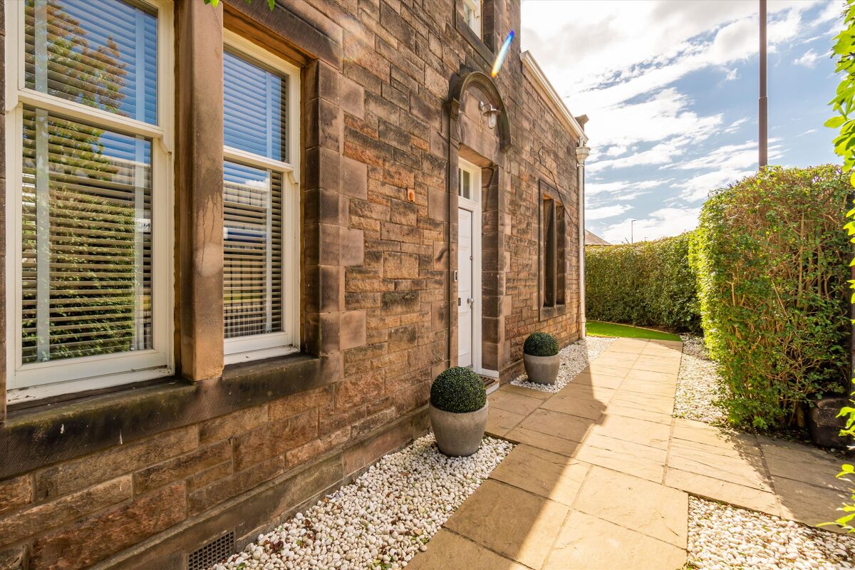 house for sale in Flora Cottage, 177 Comely Bank Road, Edinburgh, EH4