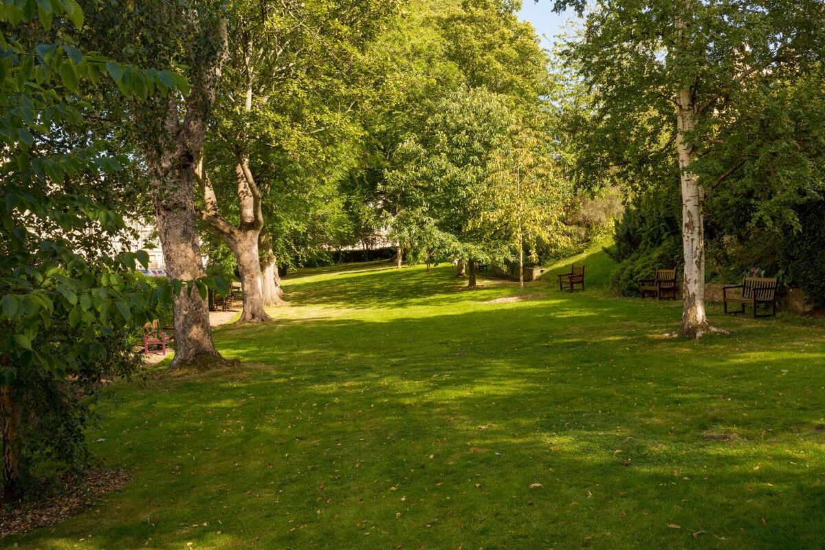 flat for sale in Learmonth Gardens, Edinburgh, EH4 EDN012271574