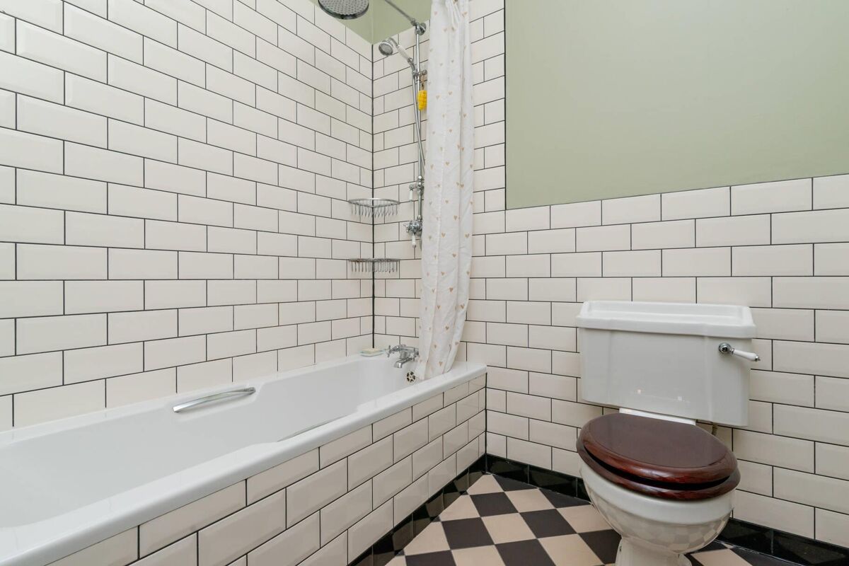 flat for sale in Gladstone Terrace, Edinburgh, EH9 EDN012277503