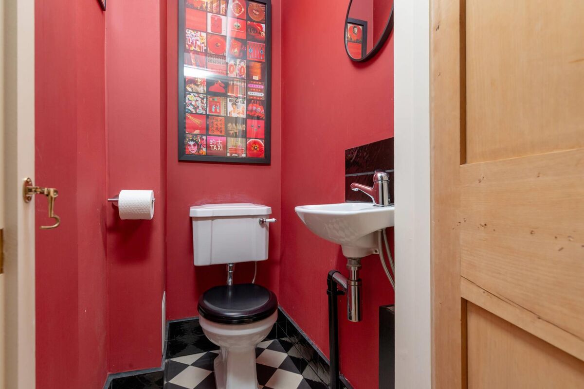 flat for sale in Gladstone Terrace, Edinburgh, EH9 EDN012277503