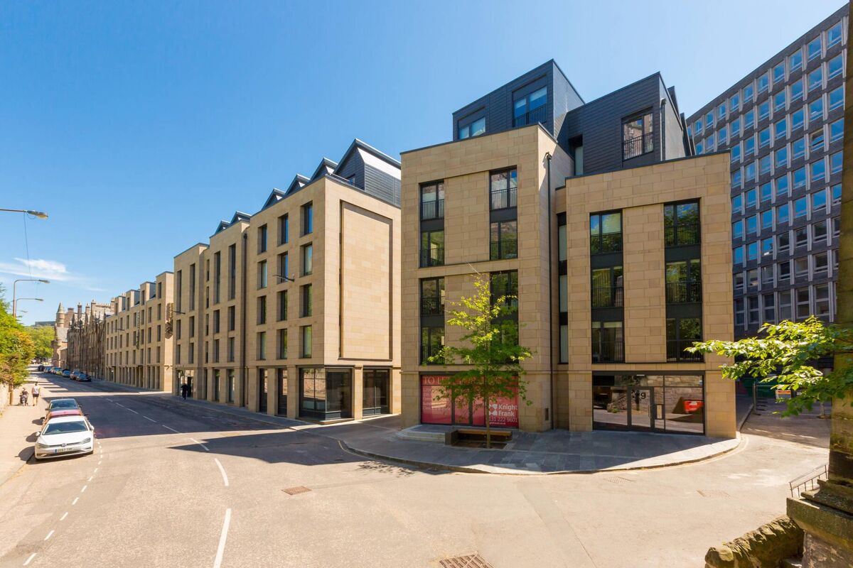 flat for sale in King's Stables Road, Edinburgh, EH1 - EDN012286139 ...