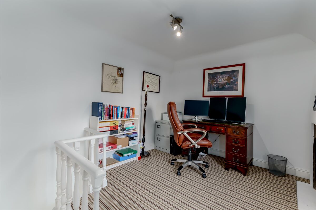 house for sale in Alfred Place, Edinburgh, EH9 EDN012338222 Knight