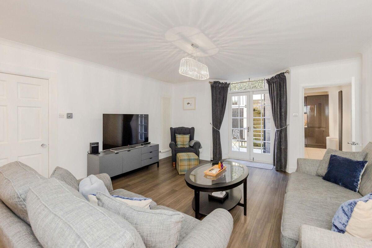 flat for sale in Queen Street, Edinburgh, EH2 EDN012359299 Knight Frank