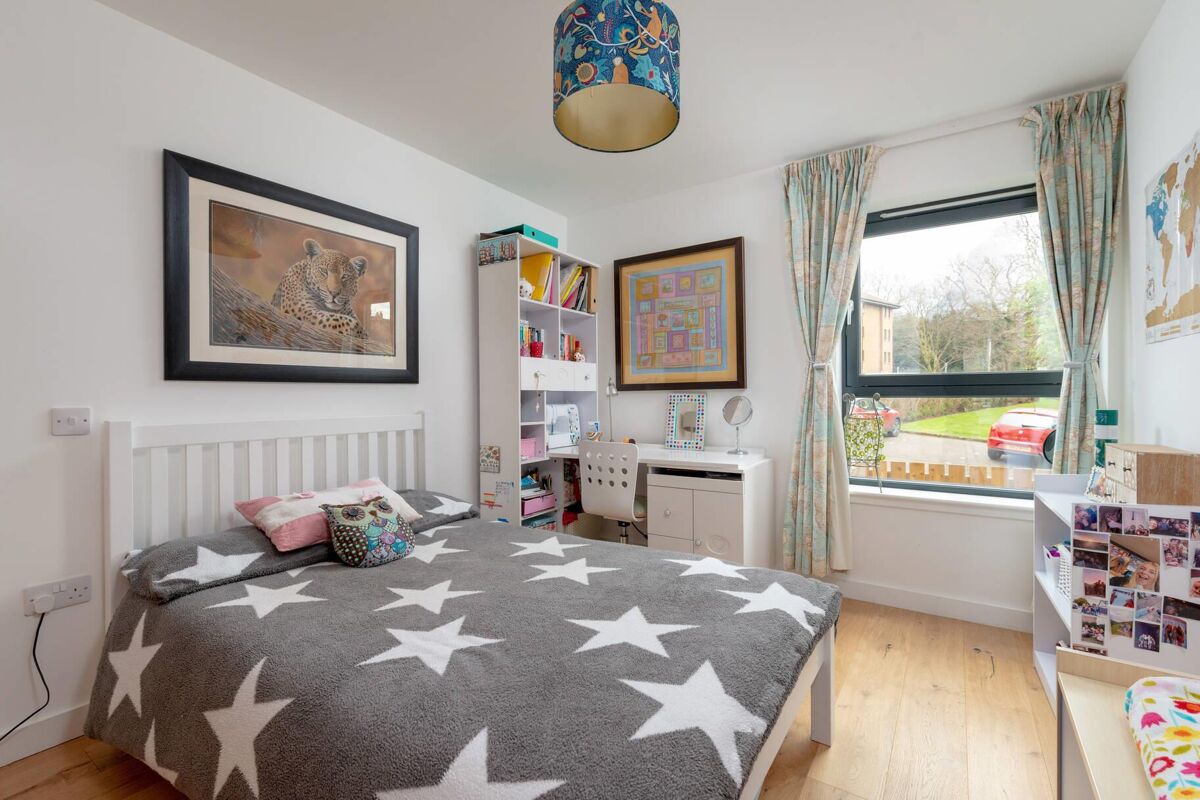 flat for sale in Warriston Road, Canonmills, Edinburgh, EH3