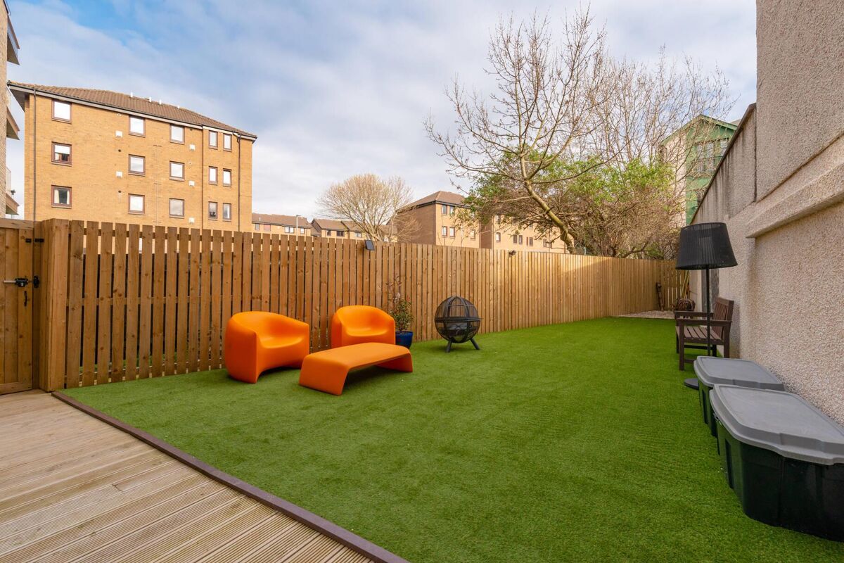 flat for sale in Warriston Road, Canonmills, Edinburgh, EH3