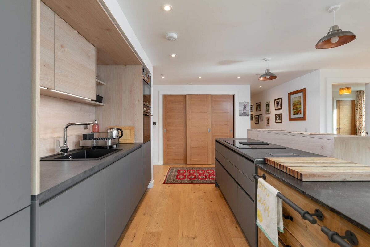 flat for sale in Warriston Road, Canonmills, Edinburgh, EH3