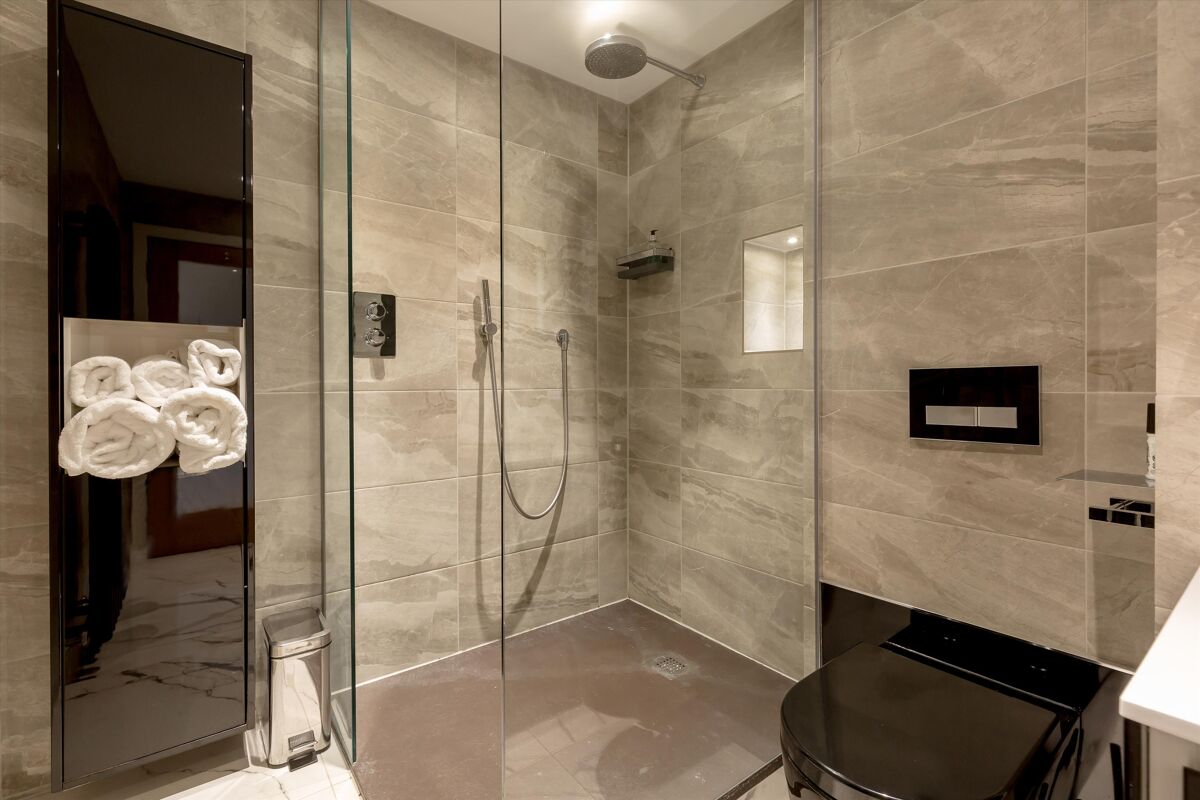 flat for sale in Blenheim Place, Edinburgh, EH7 EDN012387039 Knight