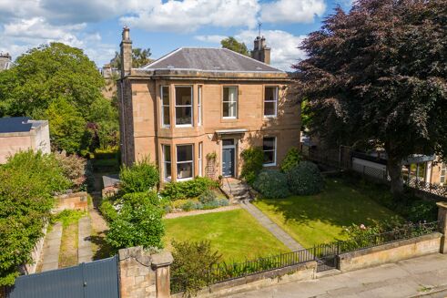 Picture of 6 bedroom house for sale.