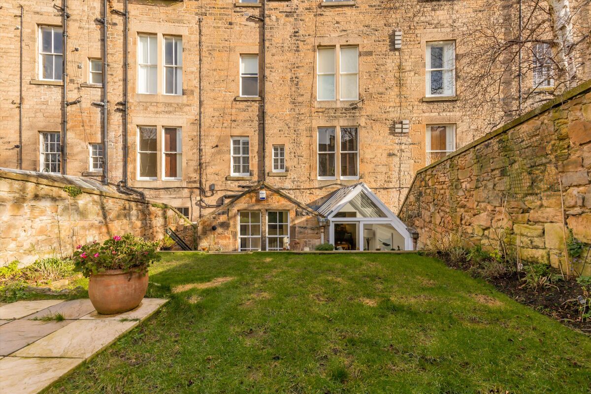 flat for sale in Buckingham Terrace, Edinburgh, Midlothian, EH4
