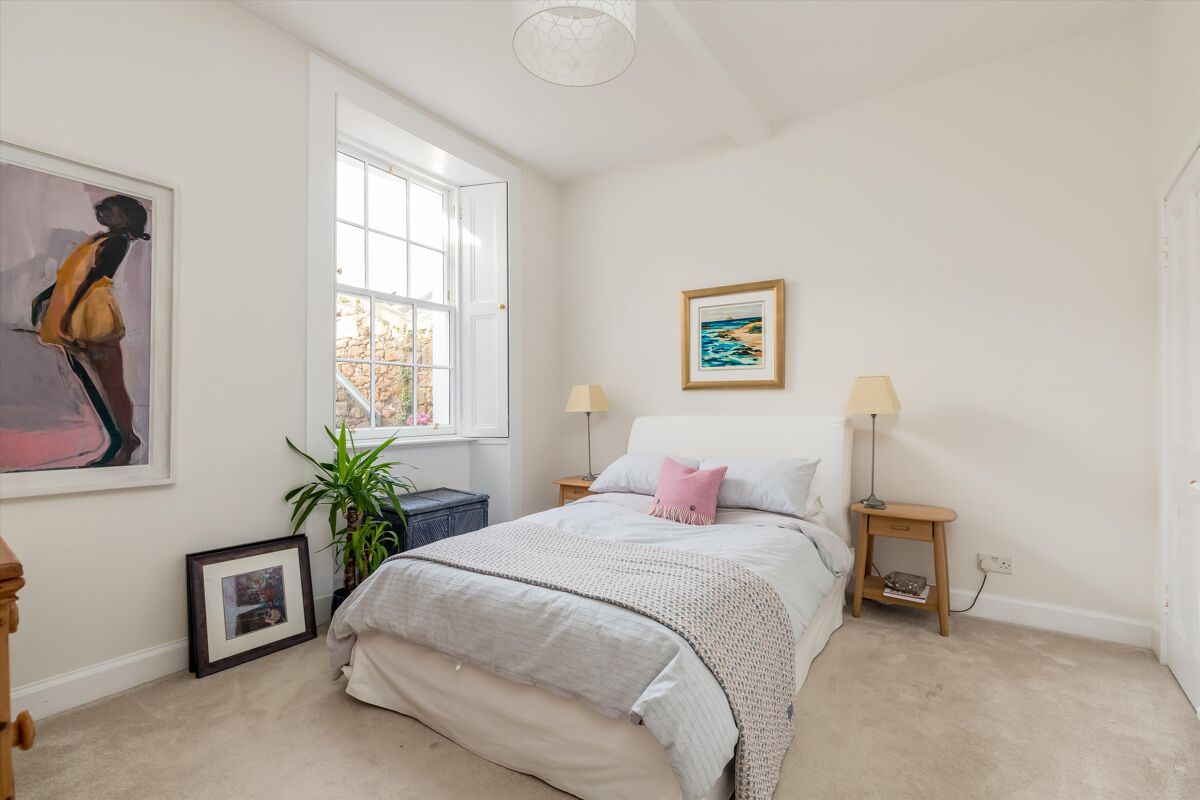 flat for sale in Buckingham Terrace, Edinburgh, Midlothian, EH4