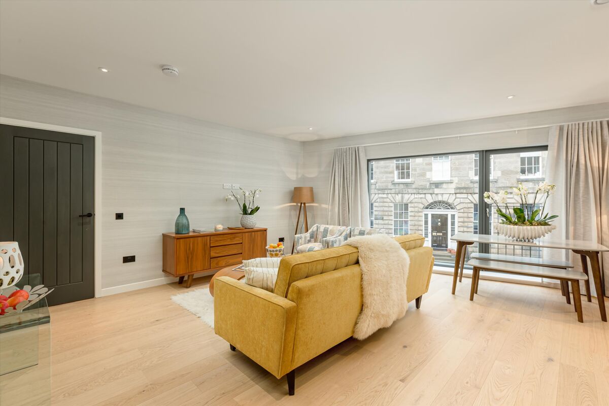 flat for sale in Union Street, Edinburgh, Midlothian, EH1