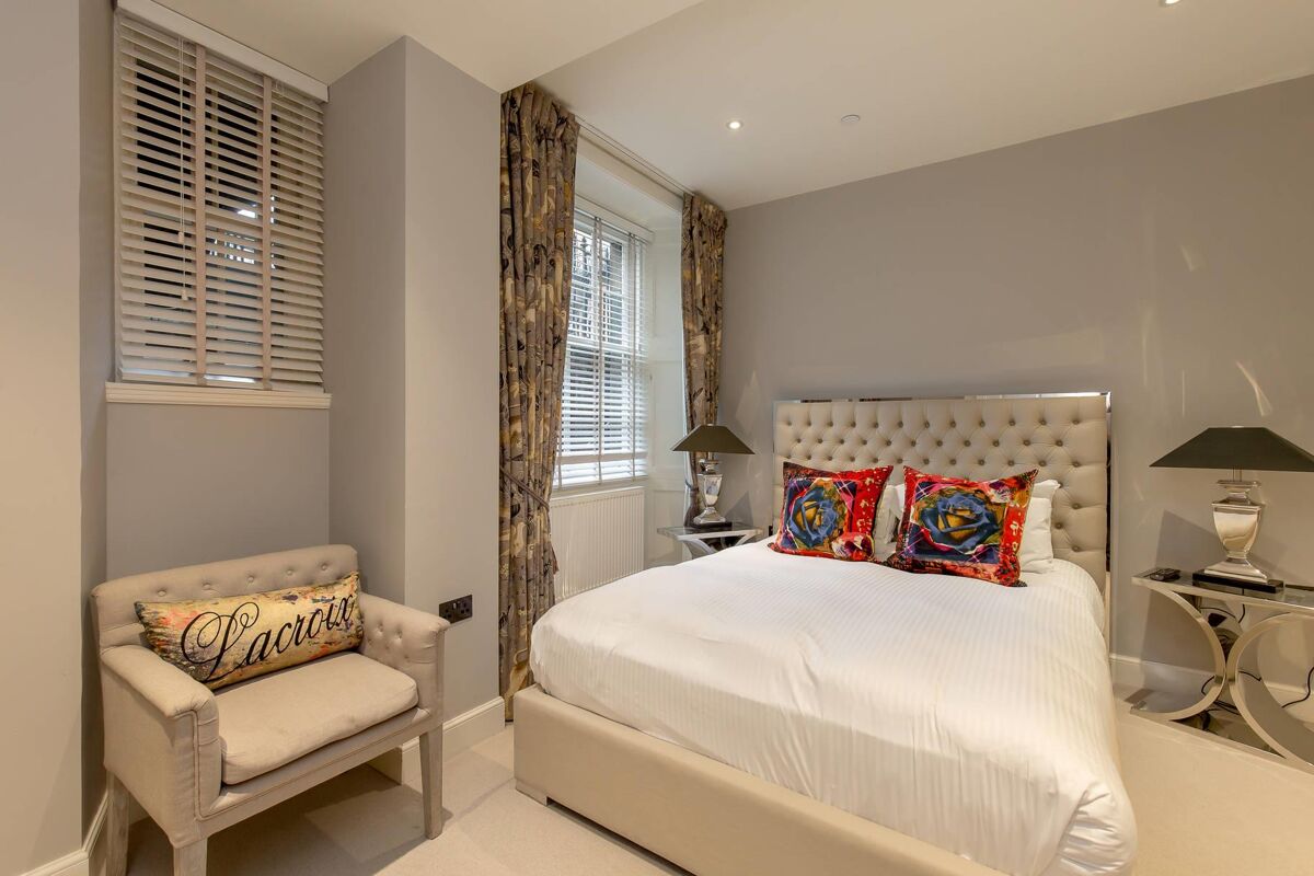 flat for sale in Rutland Square, Edinburgh, Midlothian, EH1 ENH190096