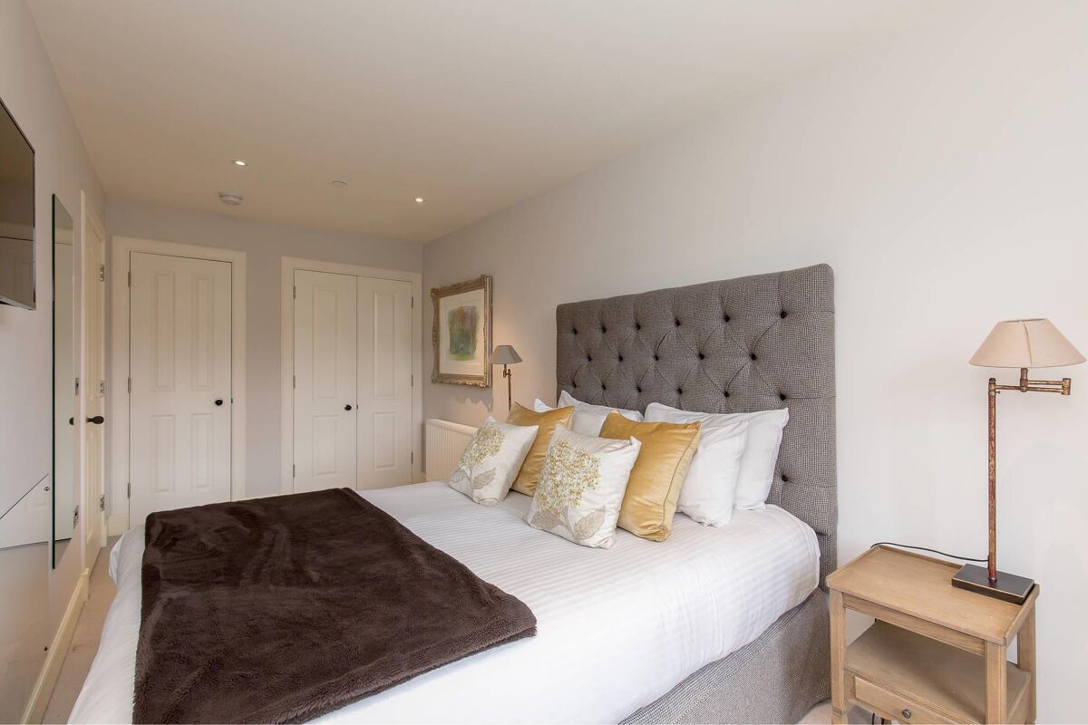 flat for sale in Rutland Square, Edinburgh, Midlothian, EH1 ENH190115