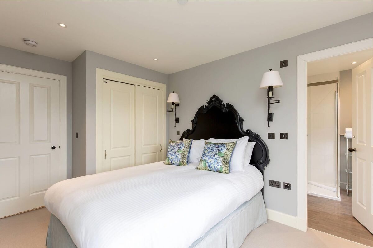 flat for sale in Rutland Square, Edinburgh, Midlothian, EH1 ENH190115