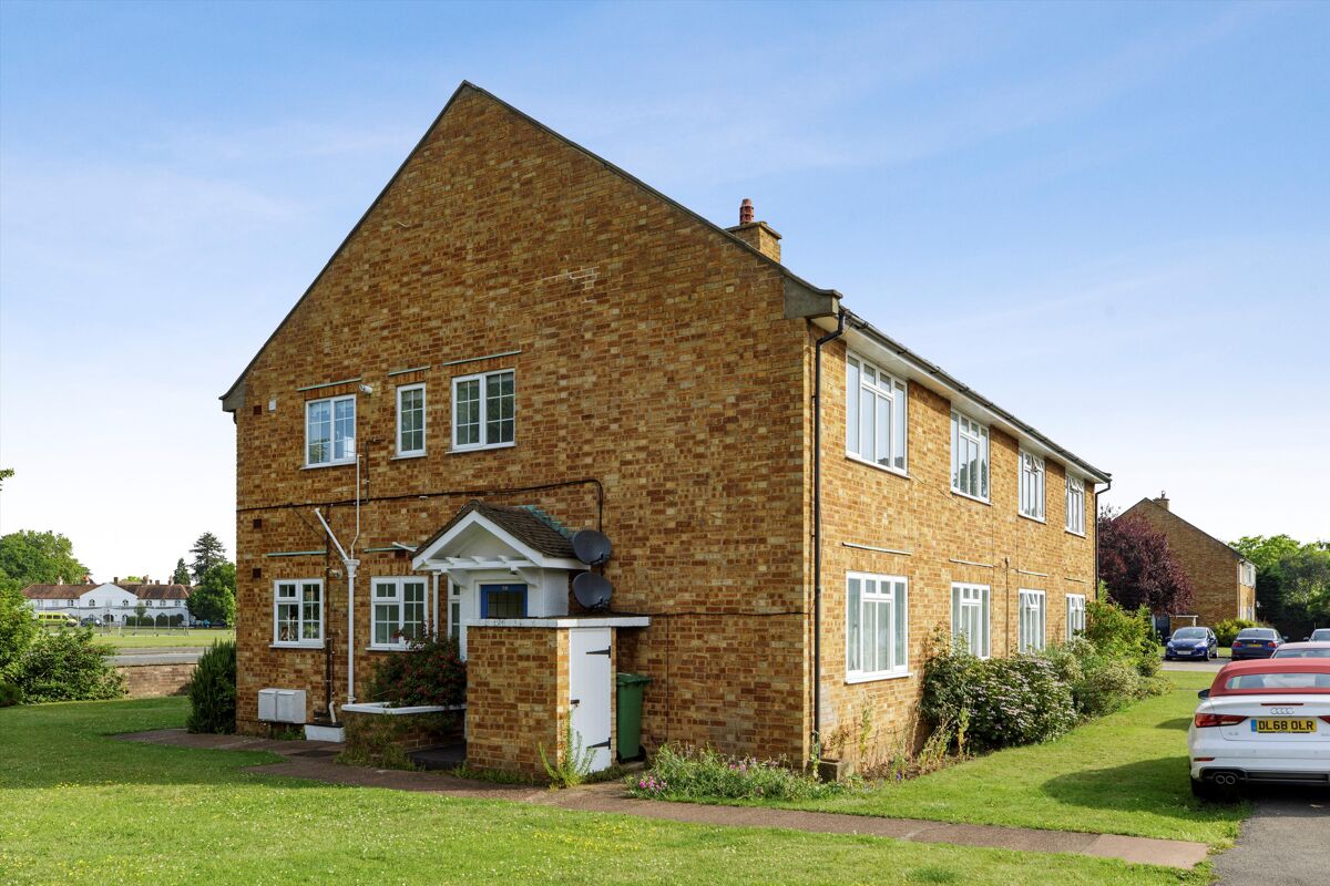 flat for sale in Giggs Hill Gardens, Thames Ditton, Surrey, KT7
