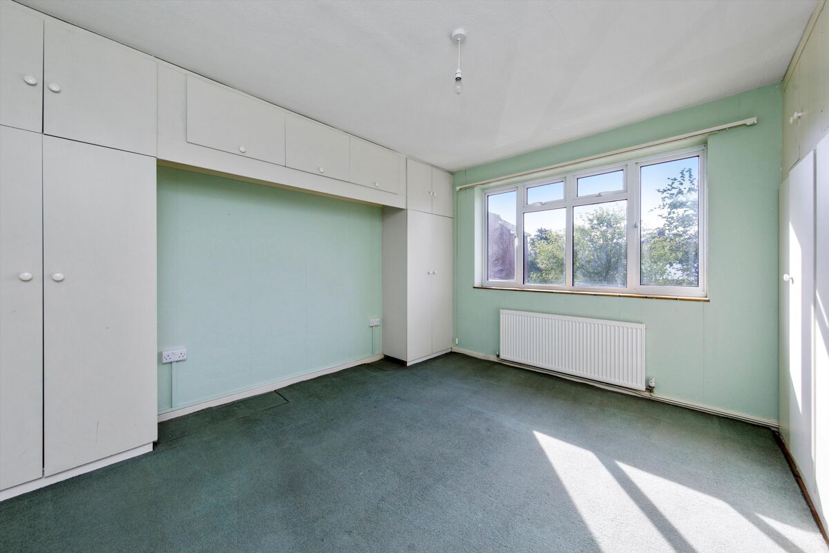 flat for sale in Giggs Hill Gardens, Thames Ditton, Surrey, KT7