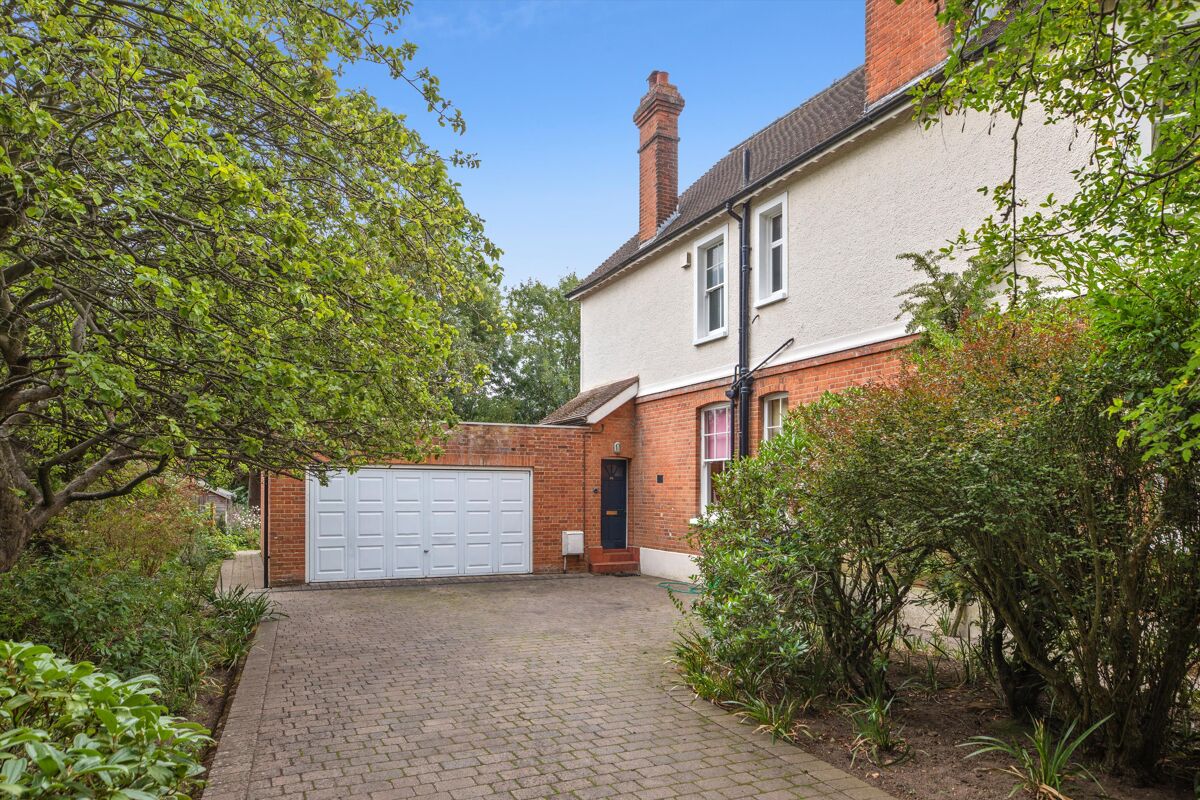 house for sale in Albany Crescent, Claygate, Esher, Surrey, KT10
