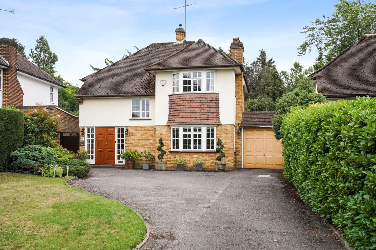 house for sale in Severn Drive, Esher, Surrey, KT10 ESH012032686