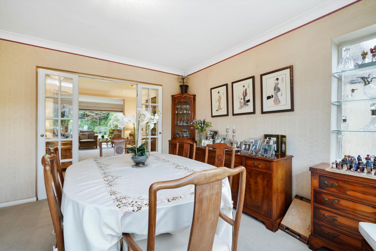 house for sale in Severn Drive, Esher, Surrey, KT10 ESH012032686