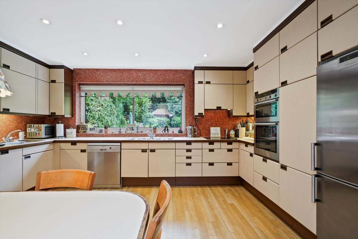 house for sale in Severn Drive, Esher, Surrey, KT10 ESH012032686