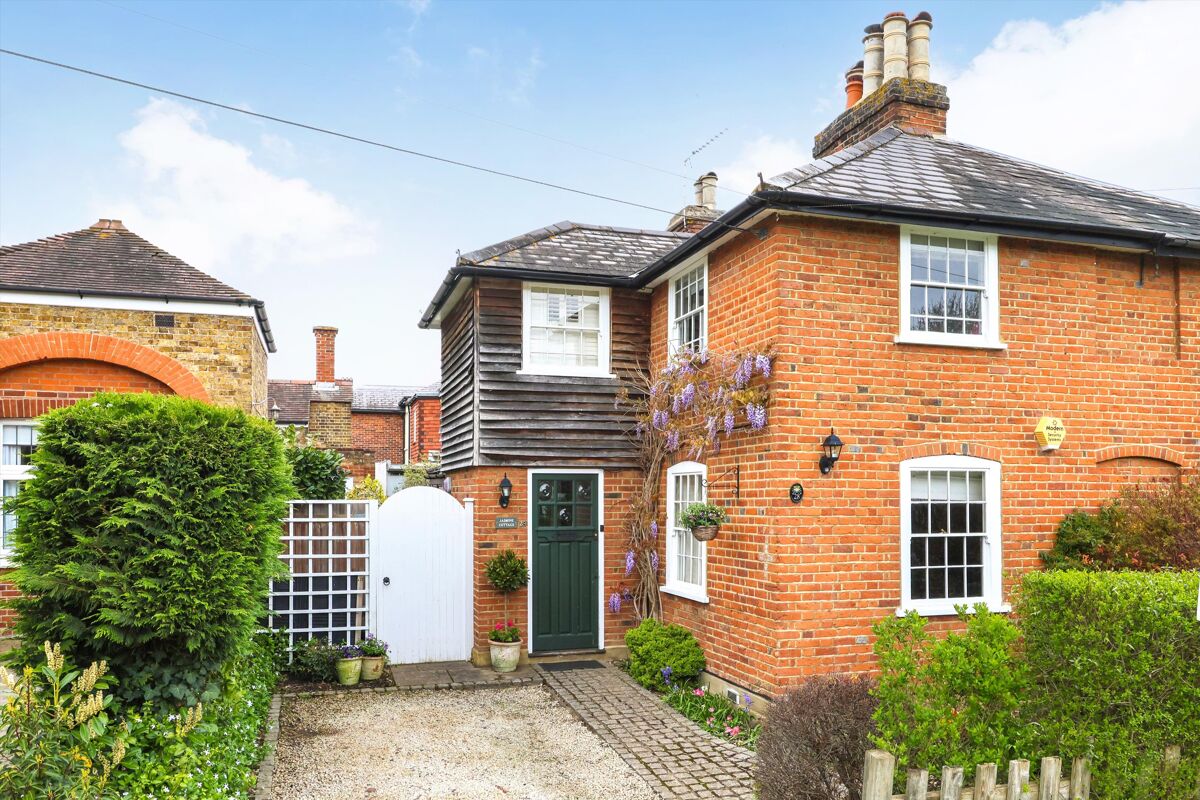 house for sale in Arbrook Lane, Esher, Surrey, KT10 ESH012037023