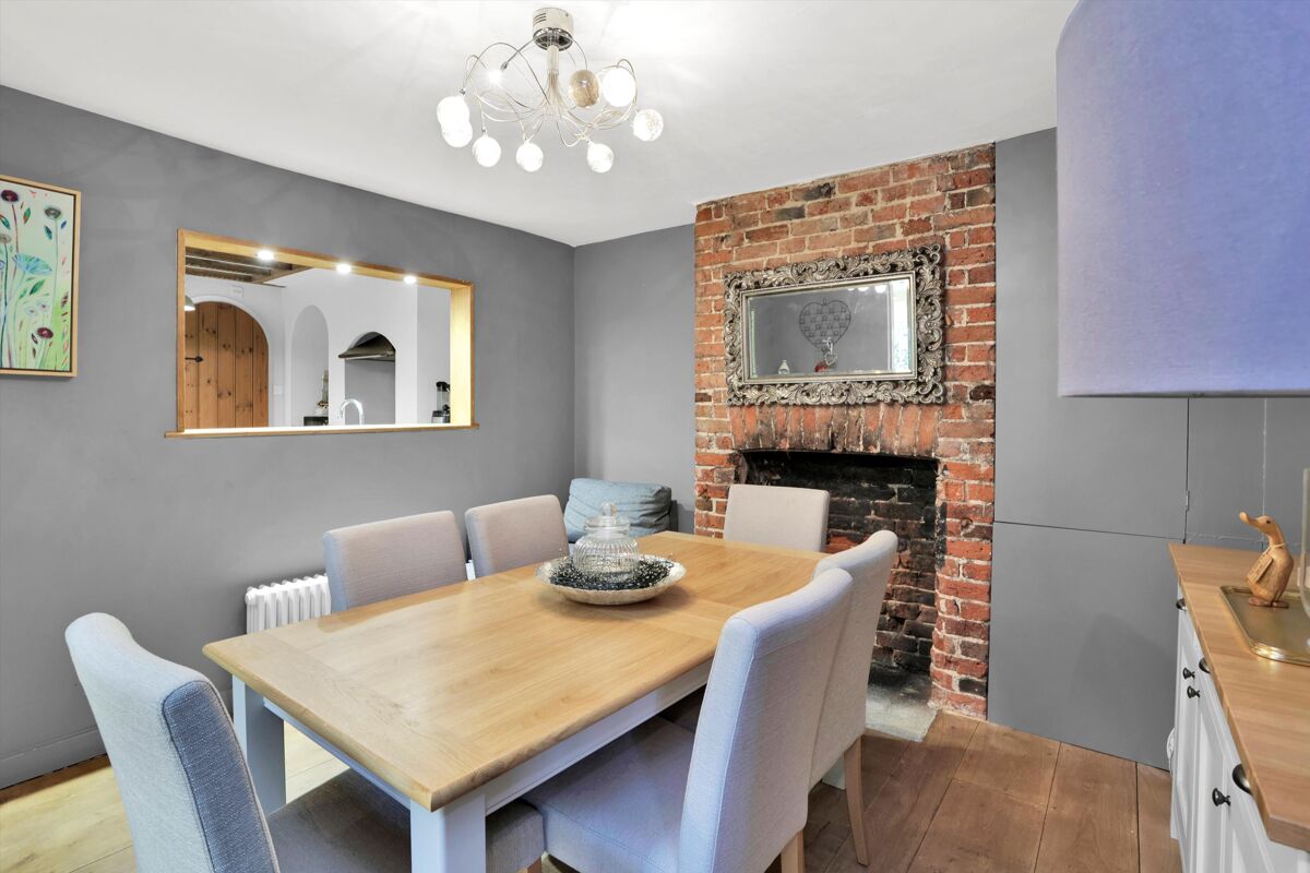 house for sale in Arbrook Lane, Esher, Surrey, KT10 ESH012037023