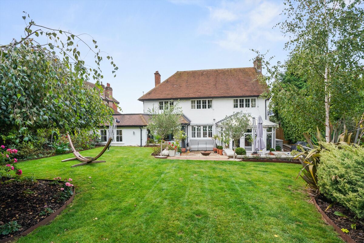 house for sale in Pelhams Walk, Esher, Surrey, KT10 ESH012045937