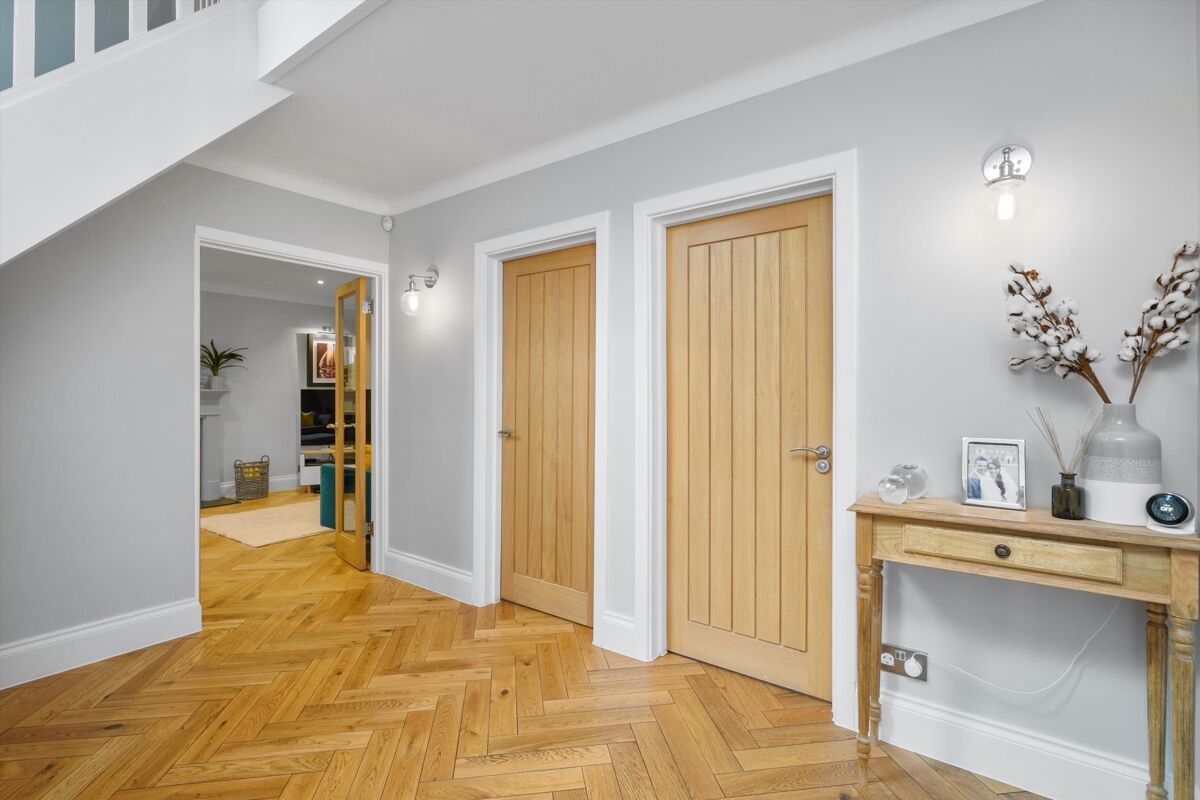 house for sale in Pelhams Walk, Esher, Surrey, KT10 ESH012045937